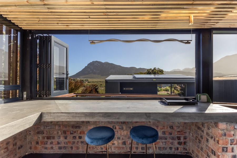 6 Bedroom Property for Sale in Pringle Bay Western Cape